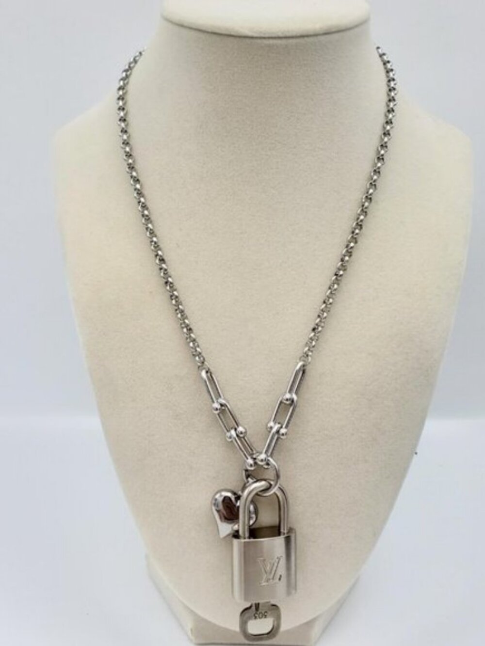 Authentic Louis Vuitton Silver LockUnbranded Stainless Steel Plated Silver Chain - Picture 10 of 13